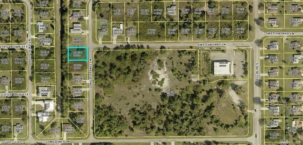 727 Long Distance LN LEHIGH ACRES, FL 33974