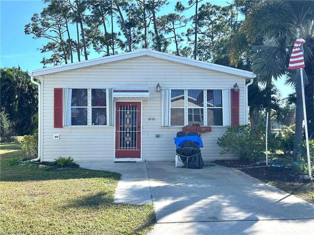 4501 Jefferson Davis BLVD E ESTERO, FL 33928