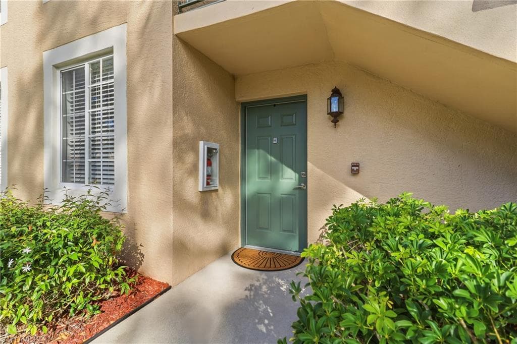 1260 Wildwood Lakes BLVD 108 NAPLES, FL 34104