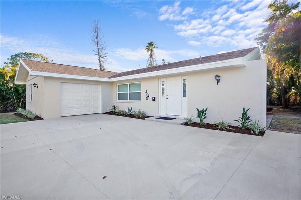 3581 Corana WAY NAPLES, FL 34105