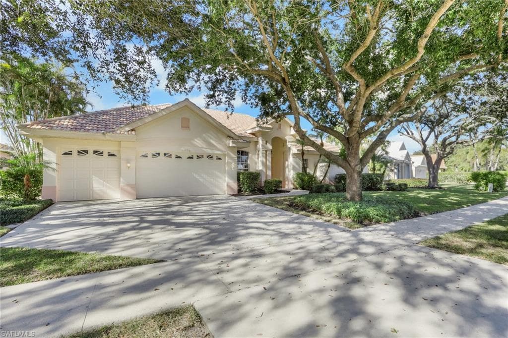 11079 Phoenix WAY NAPLES, FL 34119
