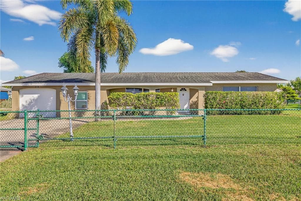 219 Richmond AVE S LEHIGH ACRES, FL 33936