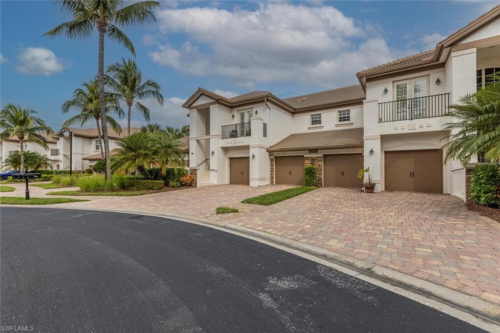 8085 Players Cove DR NE 201 NAPLES, FL 34113