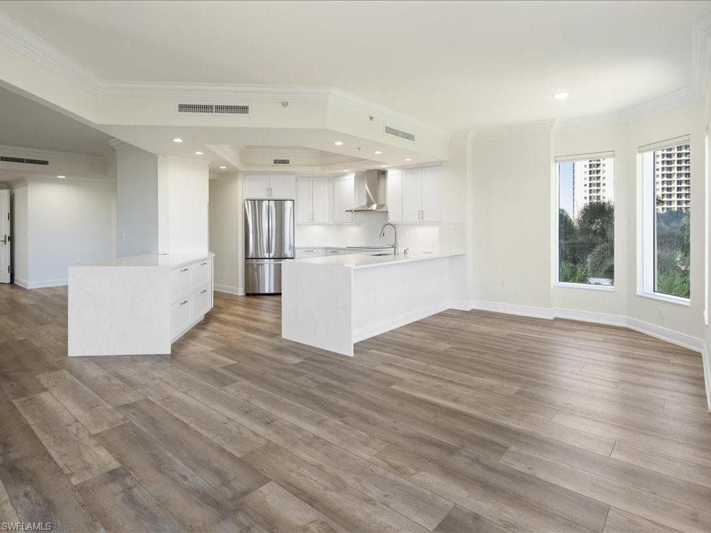 1060 Borghese LN 201 NAPLES, FL 34114