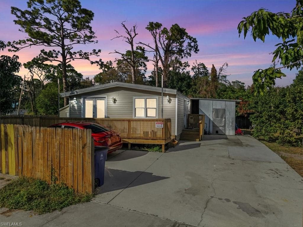 1978 Laurel LN NORTH FORT MYERS, FL 33917