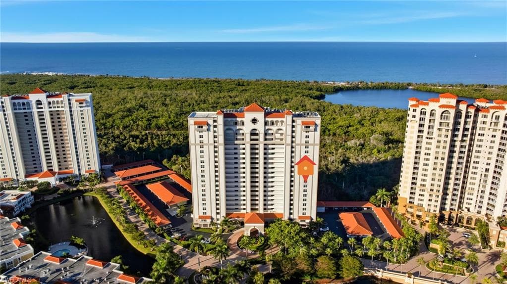 6585 Nicholas BLVD 703 NAPLES, FL 34108