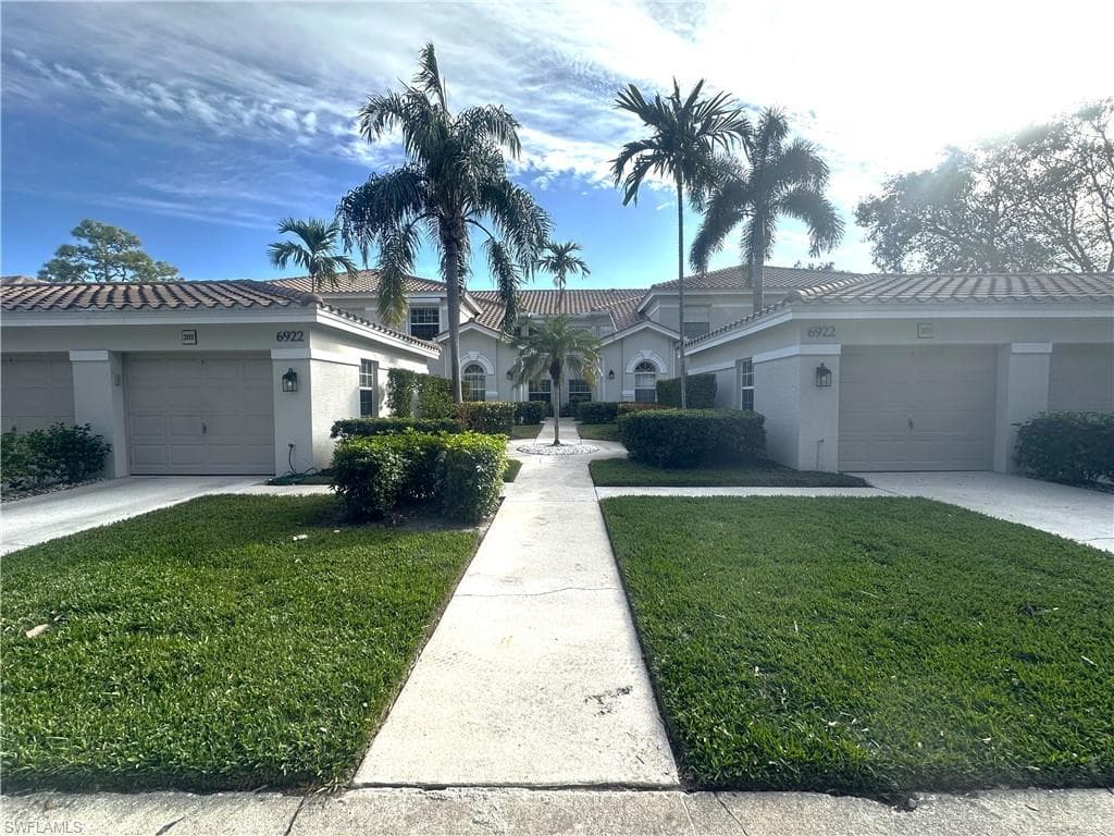 6922 Satinleaf RD N 203 NAPLES, FL 34109