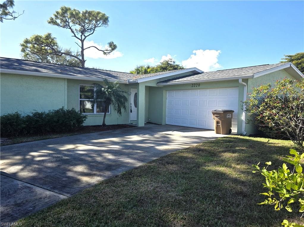 2220 SE 7th ST CAPE CORAL, FL 33990