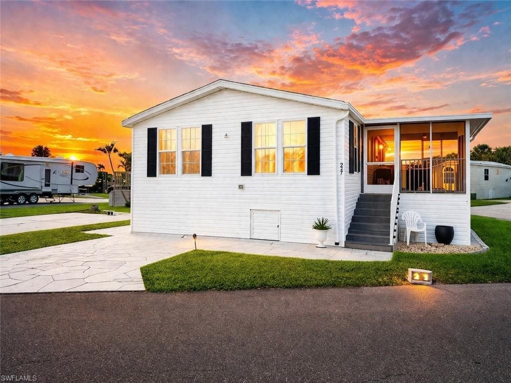 19681 Summerlin RD 217 FORT MYERS, FL 33908