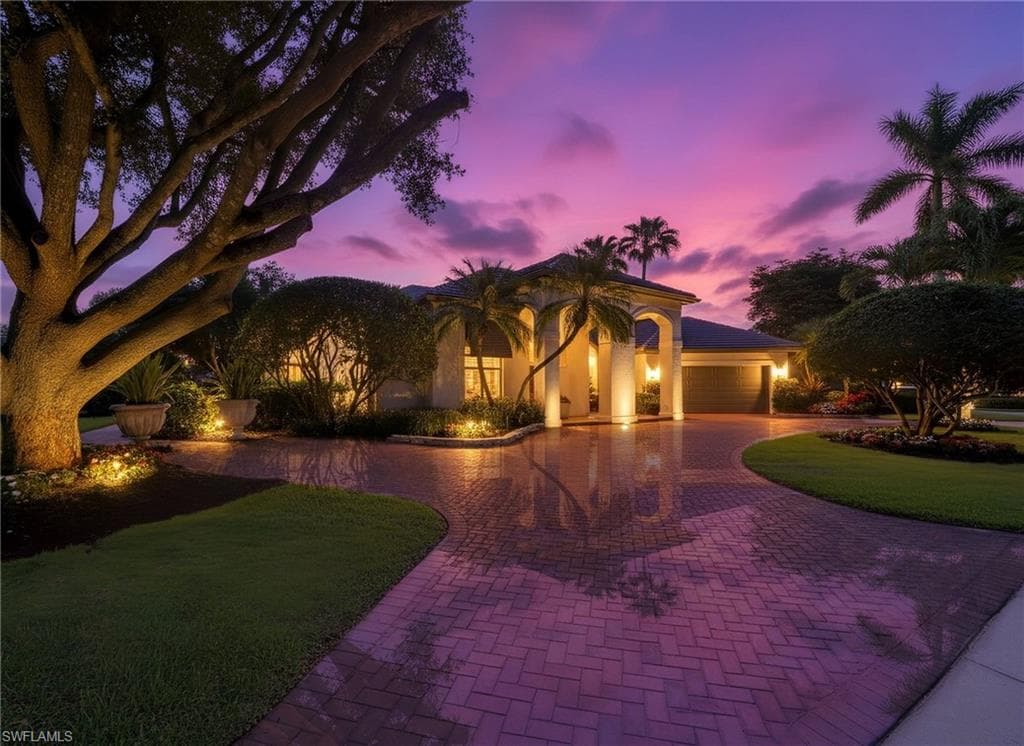 1052 Spanish Moss TRL NAPLES, FL 34108