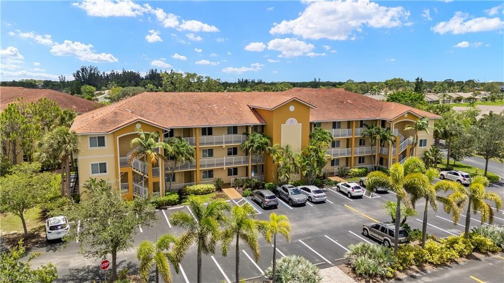 10010 Maddox LN 316 BONITA SPRINGS, FL 34135