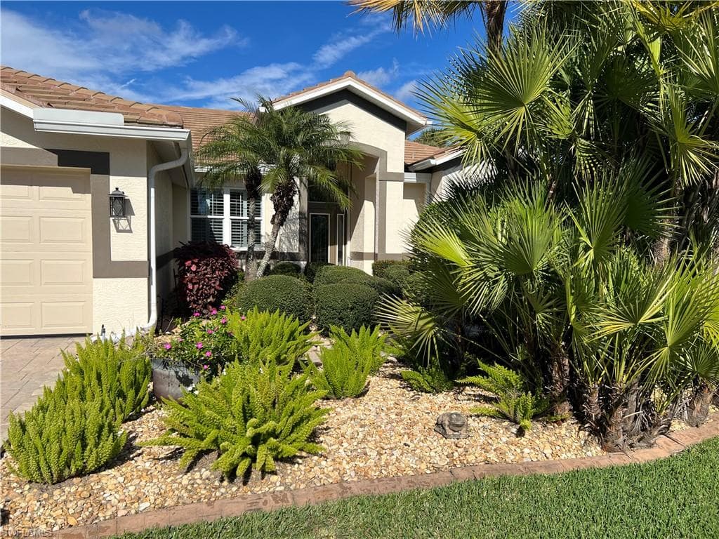 8017 Gator Palm DR FORT MYERS, FL 33966