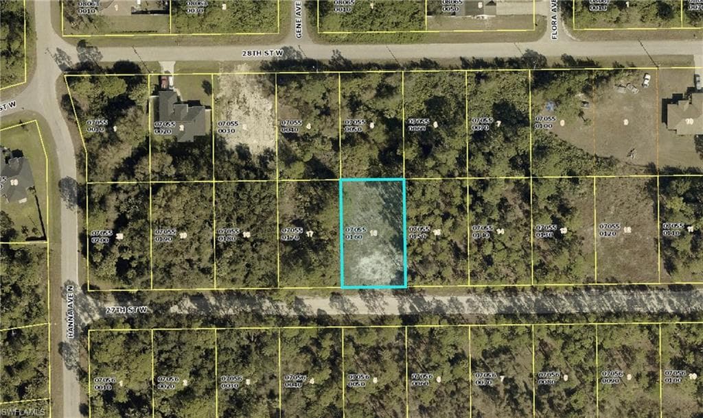 2760 27th ST W LEHIGH ACRES, FL 33971