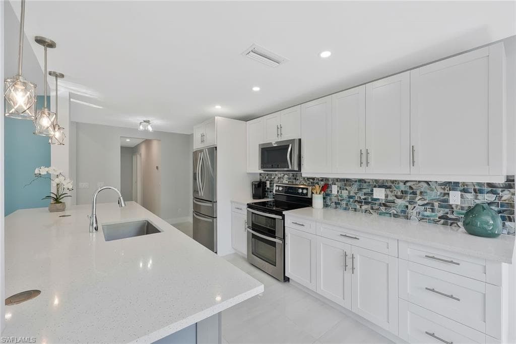 3870 White BLVD NAPLES, FL 34117