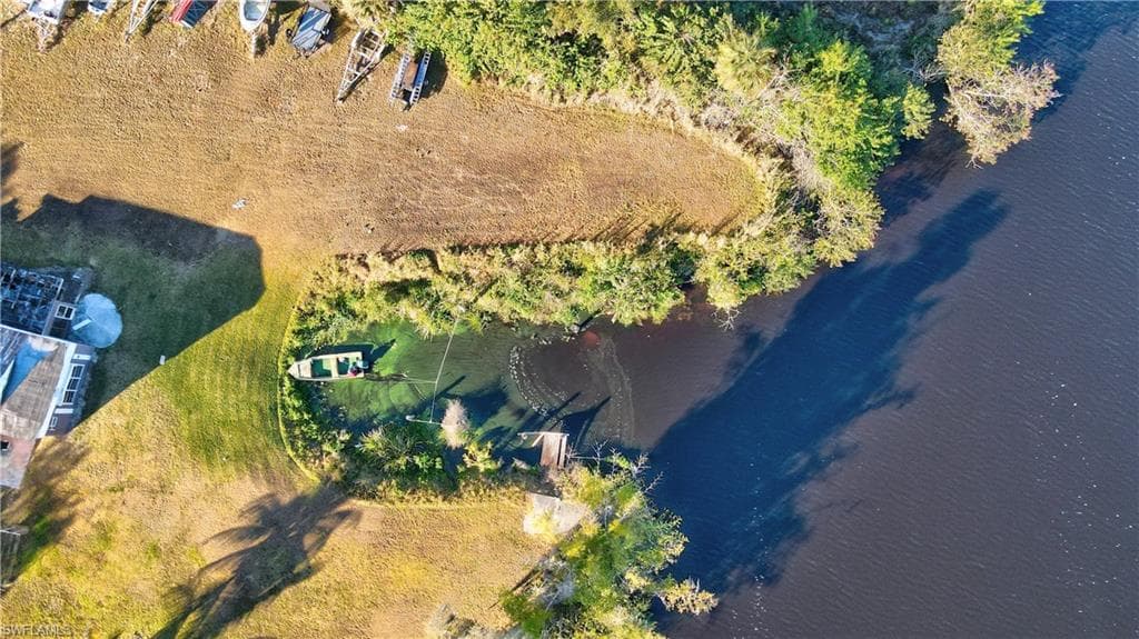 2111 Gardner CT ALVA, FL 33920