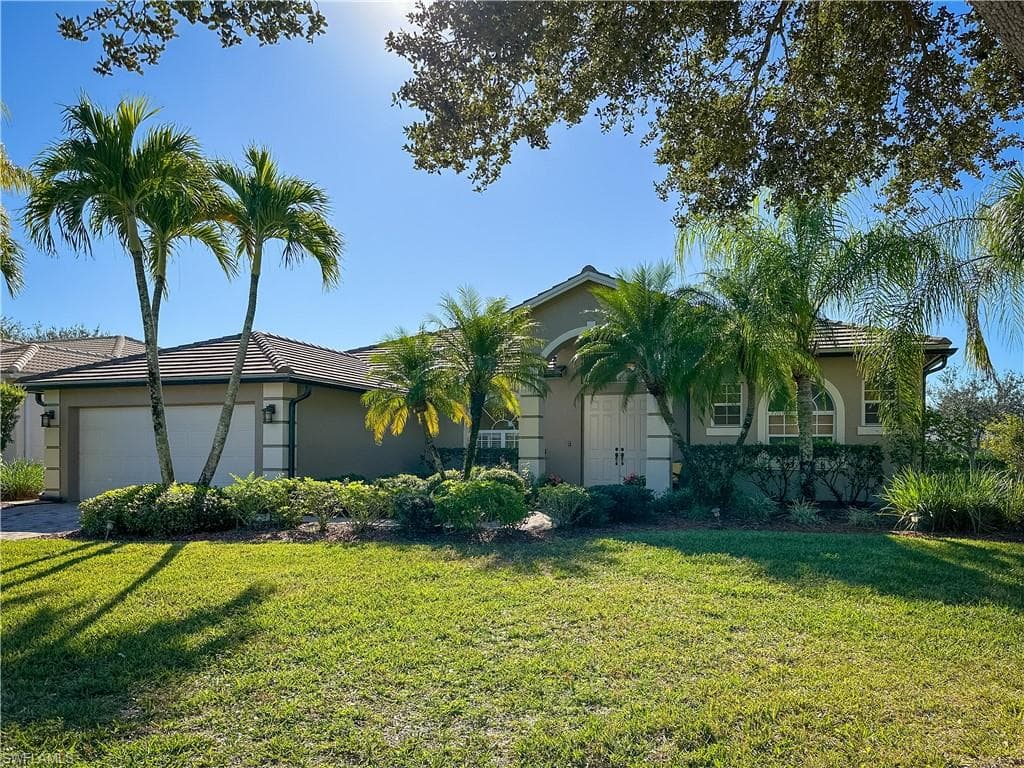 948 Chesapeake Bay CT NAPLES, FL 34120