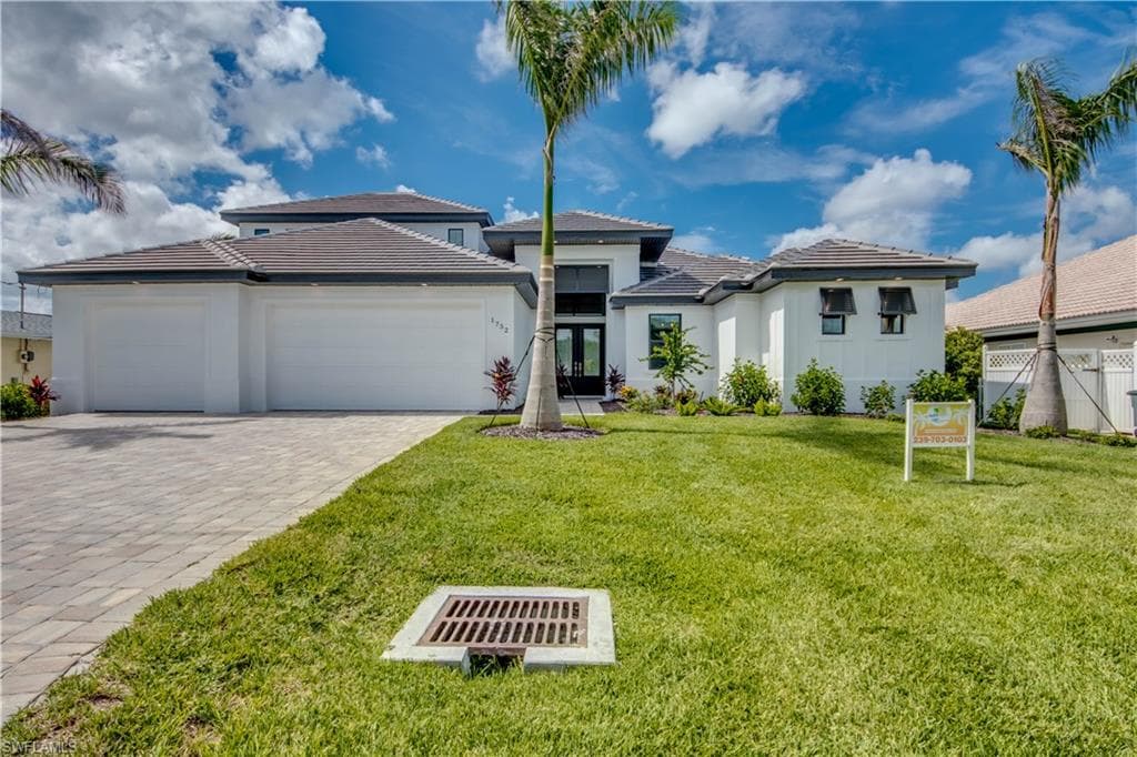 1732 SE 40th TER CAPE CORAL, FL 33904