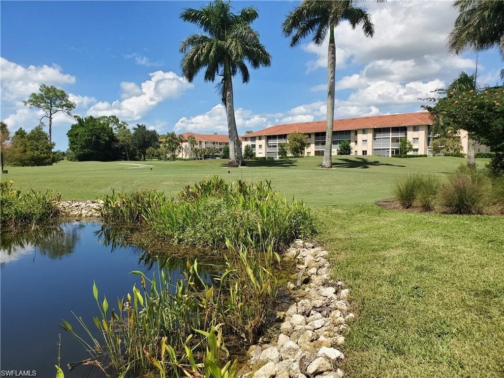 1100 Eastham WAY A-305 NAPLES, FL 34104
