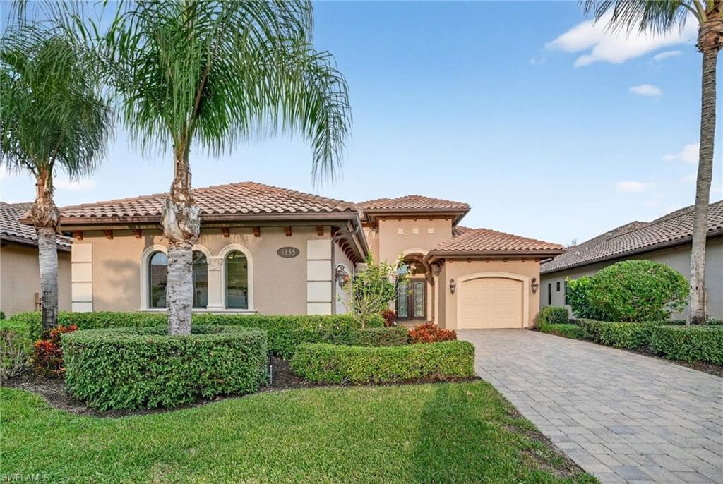 7255 Lantana CIR NAPLES, FL 34119