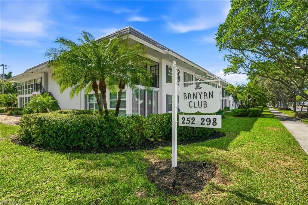 268 Banyan BLVD 268 NAPLES, FL 34102