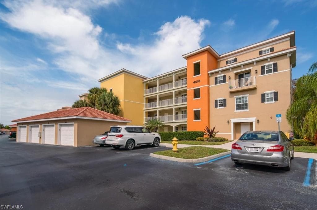 4510 Botanical Place CIR 402 NAPLES, FL 34112