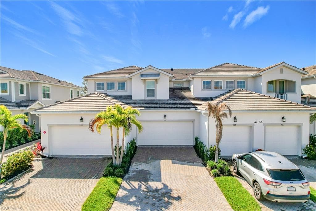 4664 Arboretum CIR 101 NAPLES, FL 34112