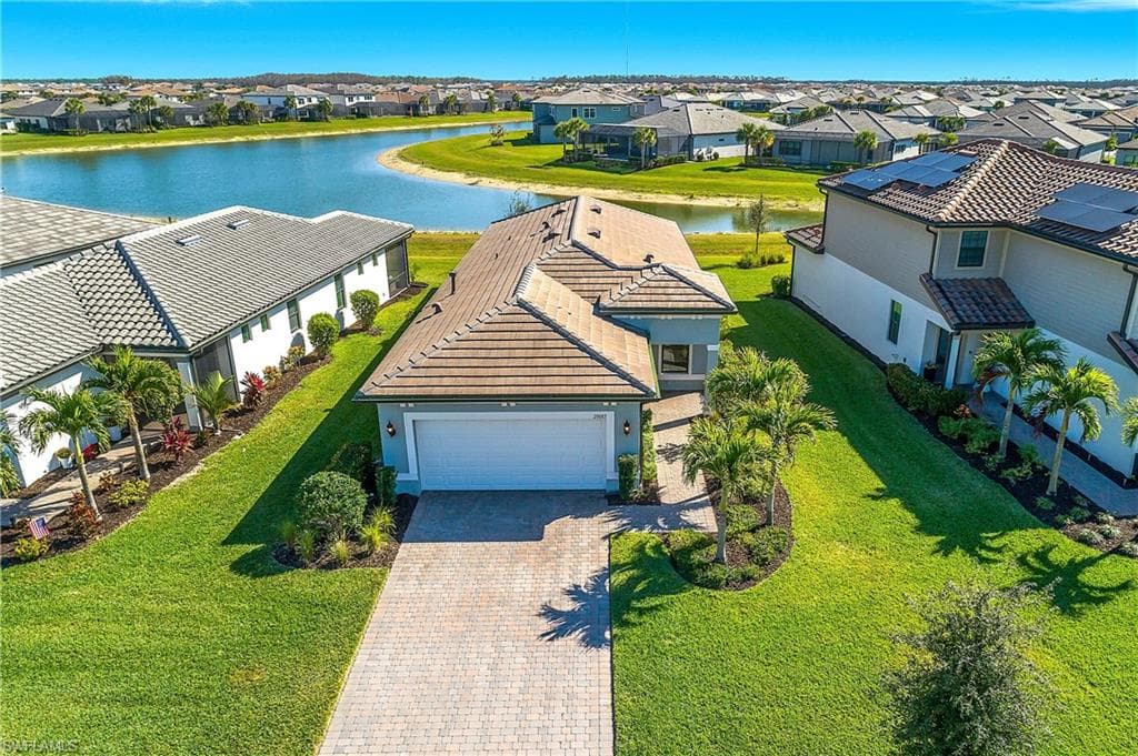 20083 Kingmont DR ESTERO, FL 33928