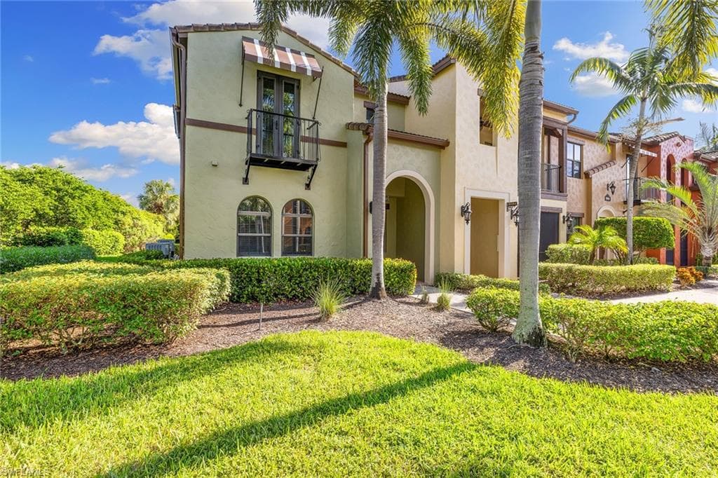 9050 Capistrano ST N 41-5 NAPLES, FL 34113