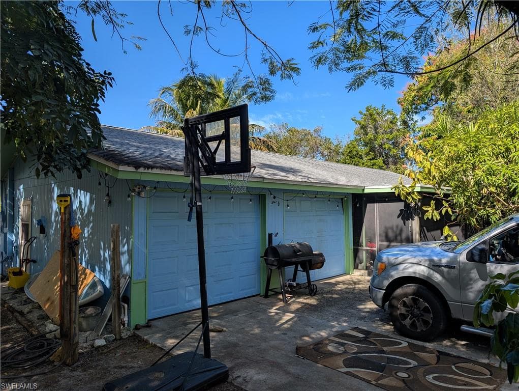 2416 Andrew DR NAPLES, FL 34112