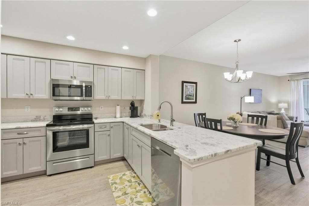 9100 Southmont CV 102 FORT MYERS, FL 33908