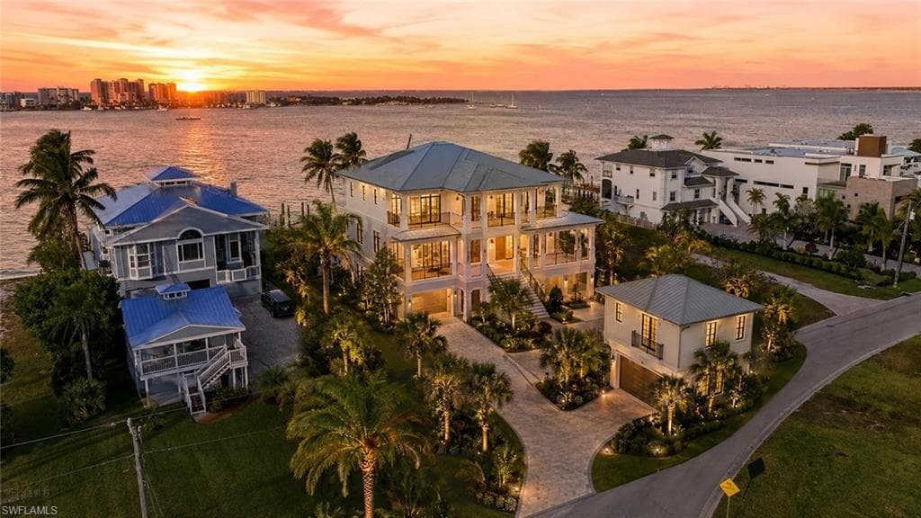 948 San Carlos DR FORT MYERS BEACH, FL 33931