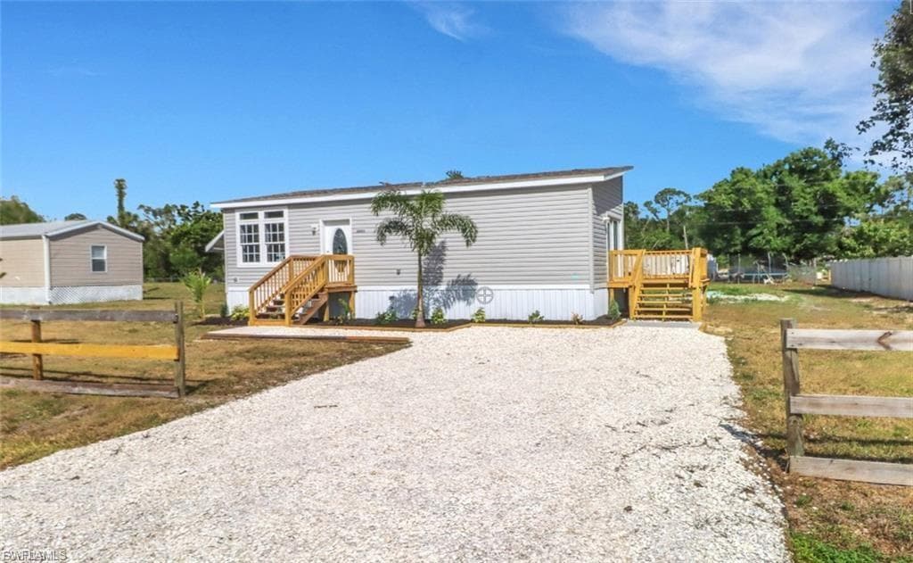 8093 Marx DR NORTH FORT MYERS, FL 33917