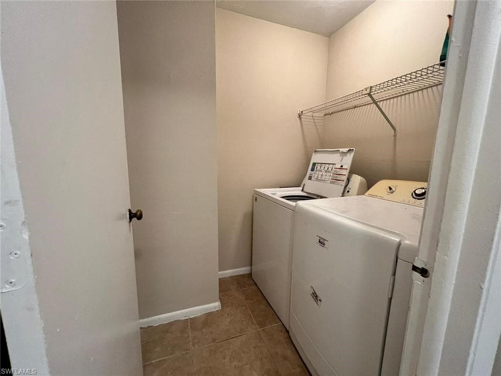 3911 Country Club BLVD 201 CAPE CORAL, FL 33904