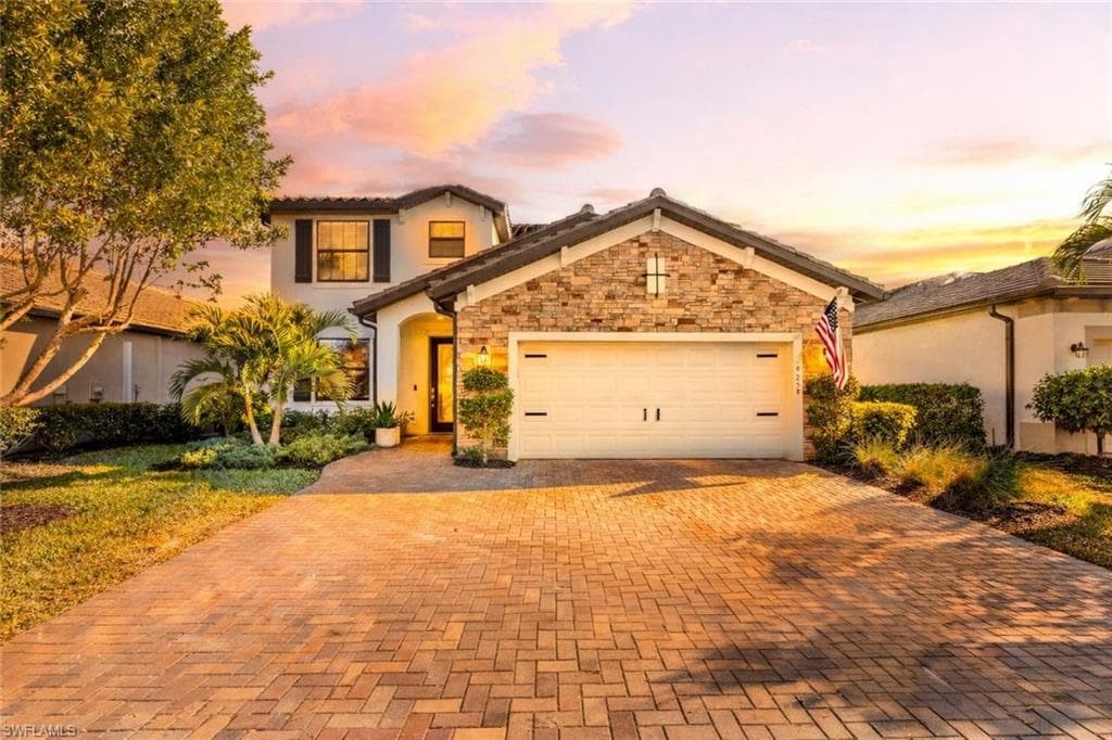 9258 Shadow Oak LN NAPLES, FL 34120