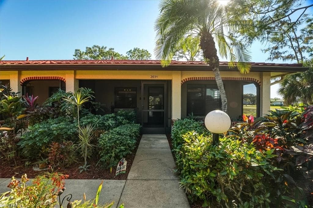 2031 Pine Isle LN 2031 NAPLES, FL 34112