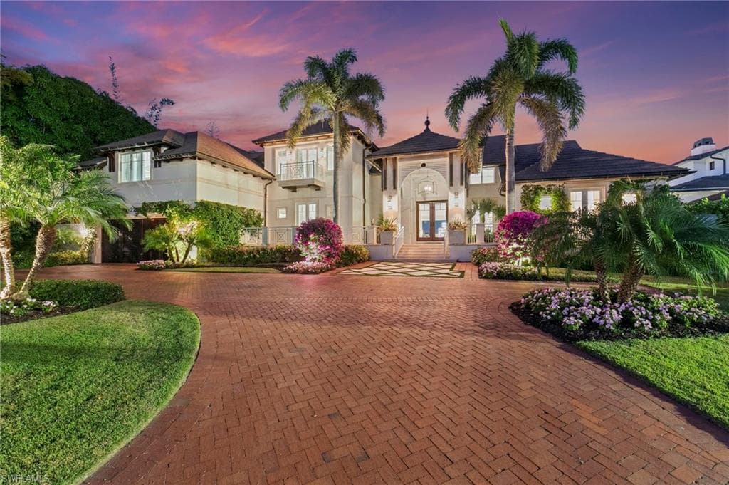 221 Aqua CT NAPLES, FL 34102