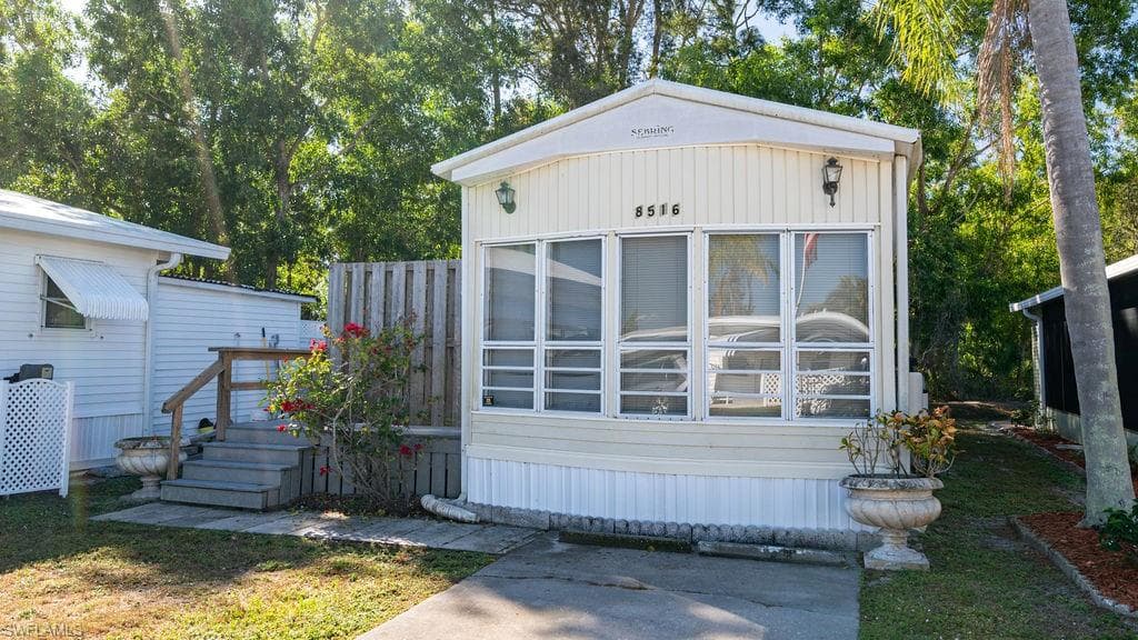 8516 Pepperwood DR ESTERO, FL 33928