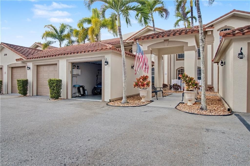 206 Newport DR 803 NAPLES, FL 34114