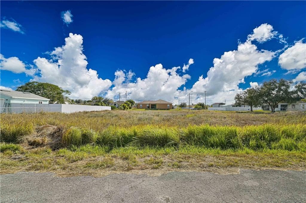 4213 13th ST W LEHIGH ACRES, FL 33971