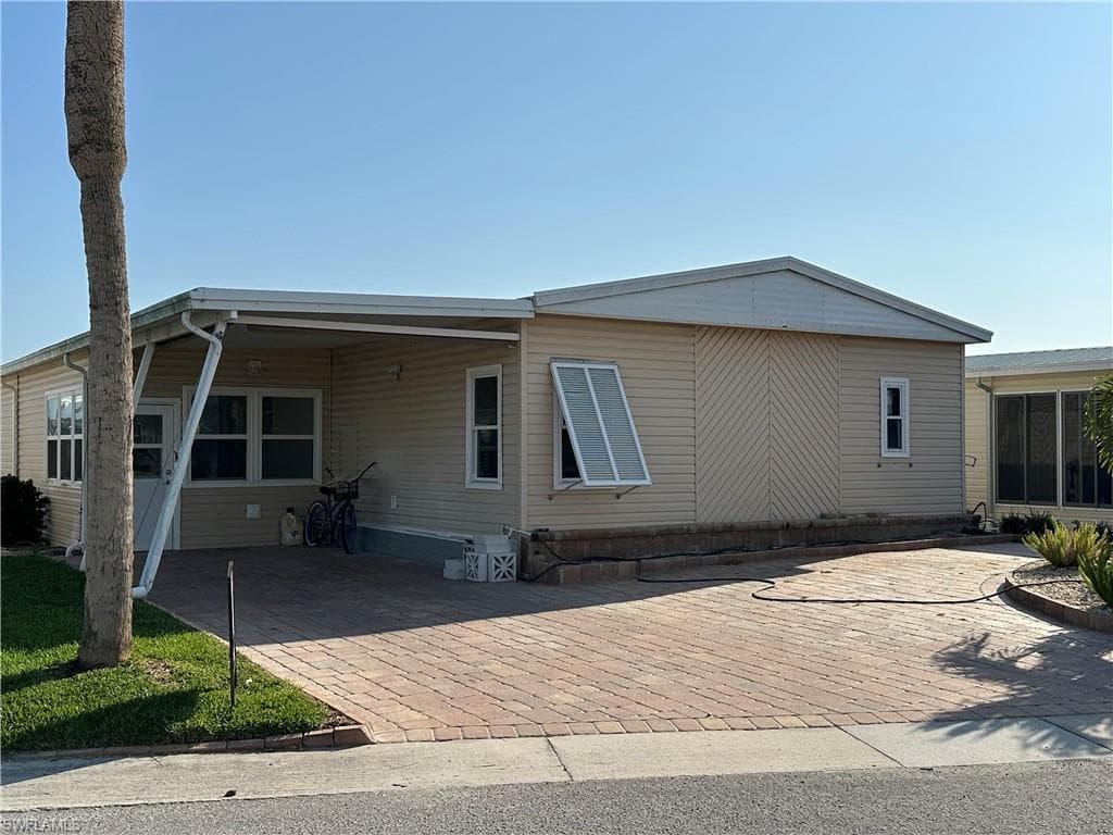 17561 Bryan CT FORT MYERS BEACH, FL 33931