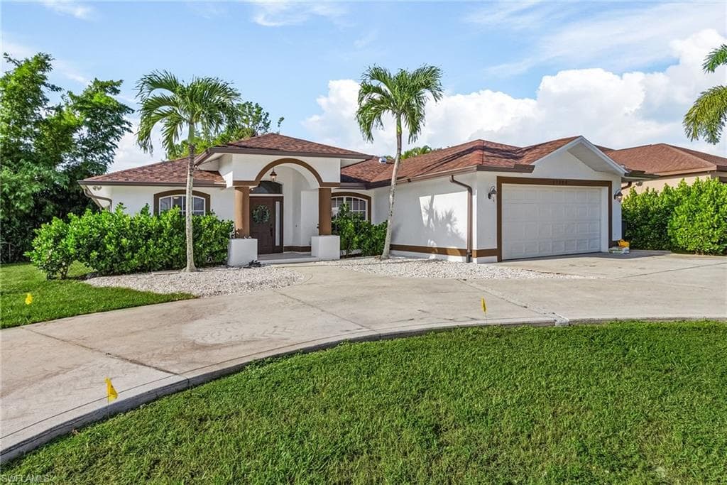 27300 Imperial Oaks CIR BONITA SPRINGS, FL 34135