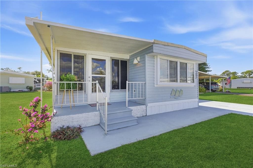 400 Twig CT S NORTH FORT MYERS, FL 33917