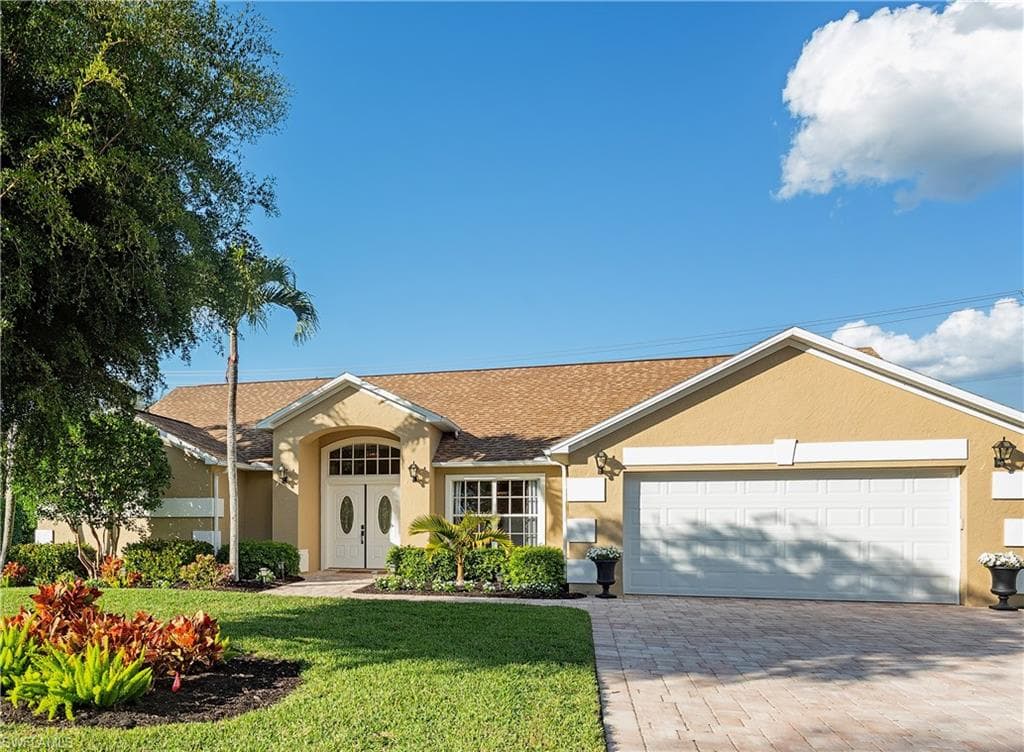 579 Raven WAY NAPLES, FL 34110