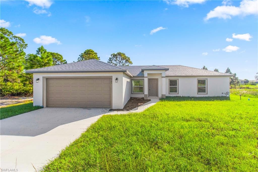 571 Flamingo AVE LEHIGH ACRES, FL 33974