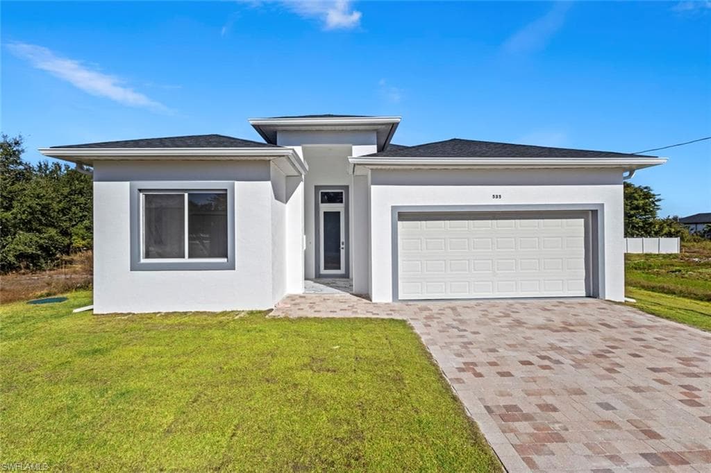 535 manhattan ST E LEHIGH ACRES, FL 33974