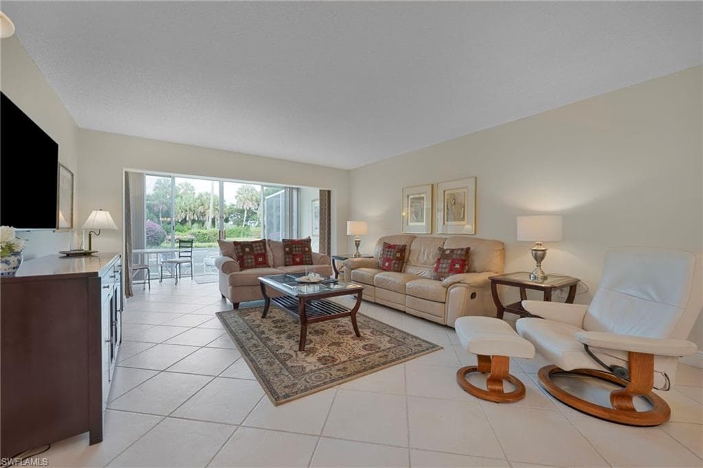 215 Cypress WAY E C4 NAPLES, FL 34110