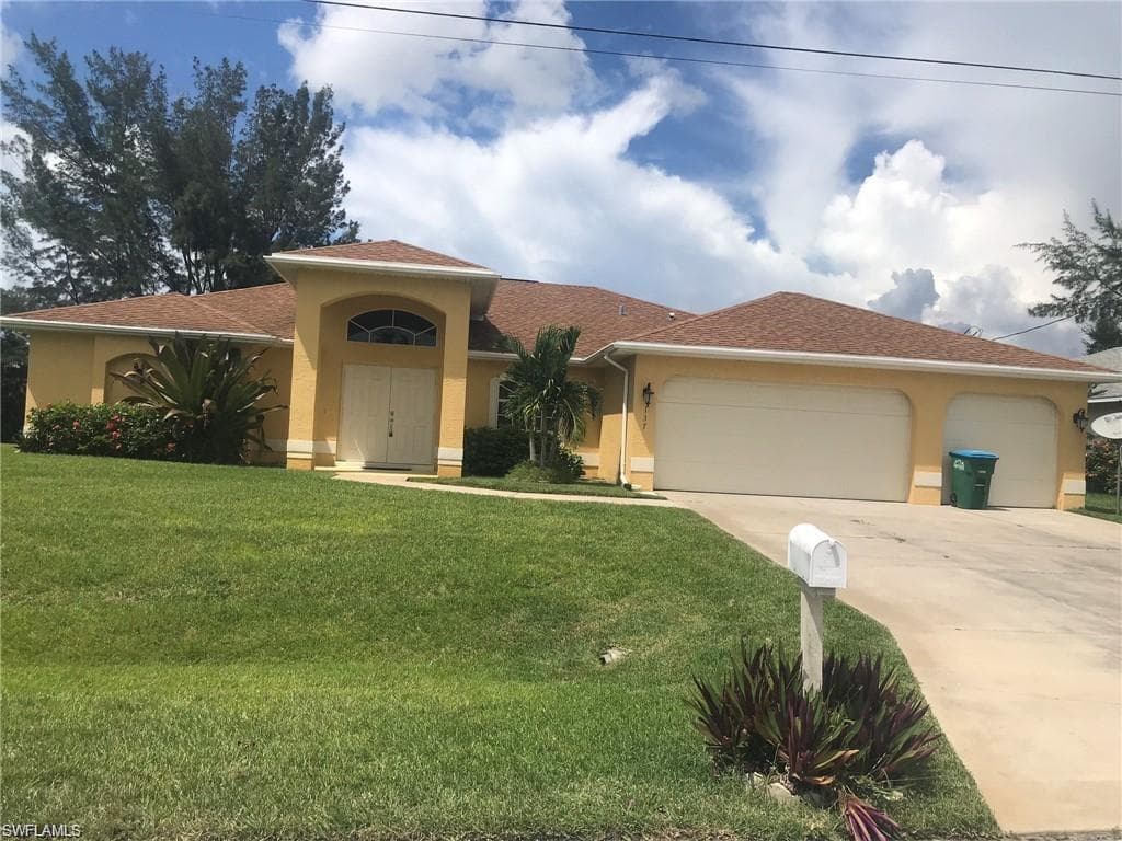 137 SE 16th ST CAPE CORAL, FL 33990