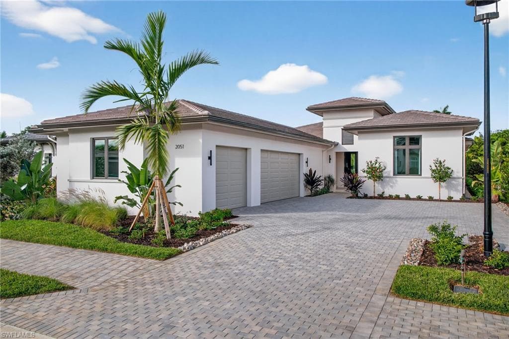 2051 Cambridge Park DR NAPLES, FL 34109