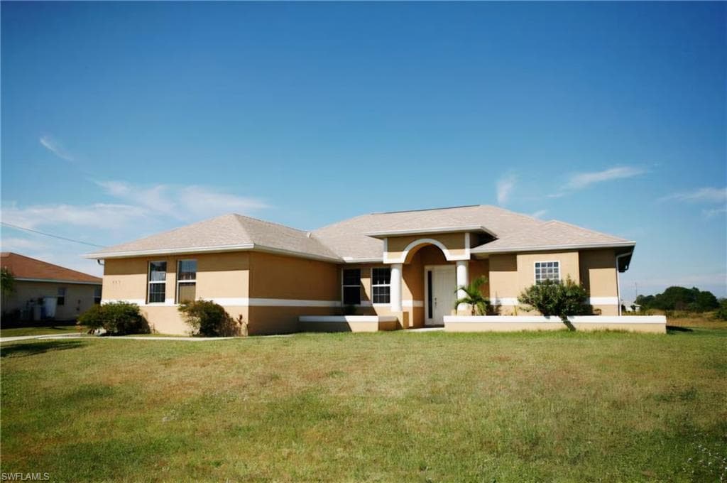 390 Palomar AVE LEHIGH ACRES, FL 33974