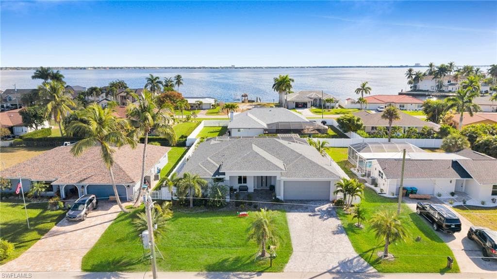 2214 SE 27th TER CAPE CORAL, FL 33904